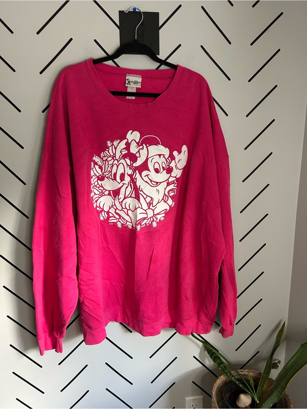 Vintage Walt Disney world pink Pluto and Mickey holiday Christmas wreath sweater